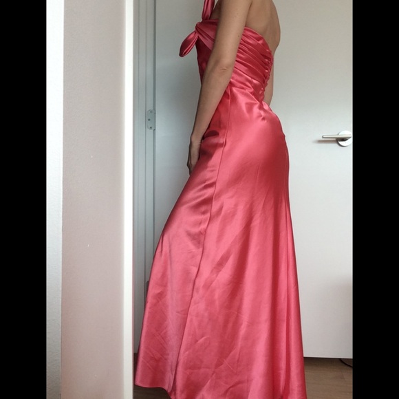 ⭐️Adrianna Papell Coral Strapless gown with bow - Picture 2 of 7